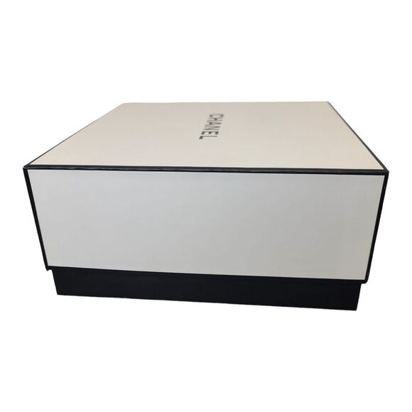 Authentic CHANEL Empty White Black Box 8.75"x8.75"x4" - Picture 2 of 15